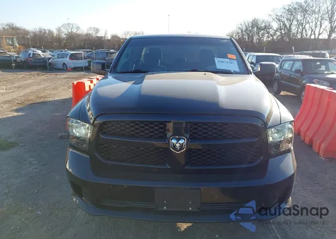 2017 Ram 1500 Express 4X4 6'4 Box z USA, uszkodzony, nr VIN 1C6RR7FG7HS767927